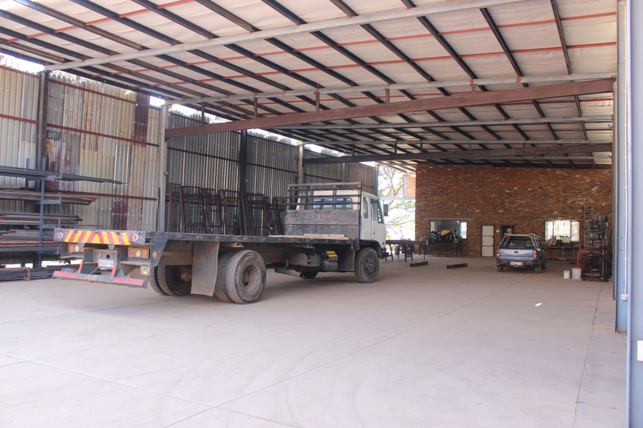 7 Bedroom Property for Sale in Zandfontein AH Gauteng