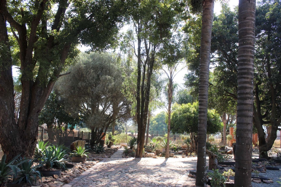 7 Bedroom Property for Sale in Zandfontein AH Gauteng
