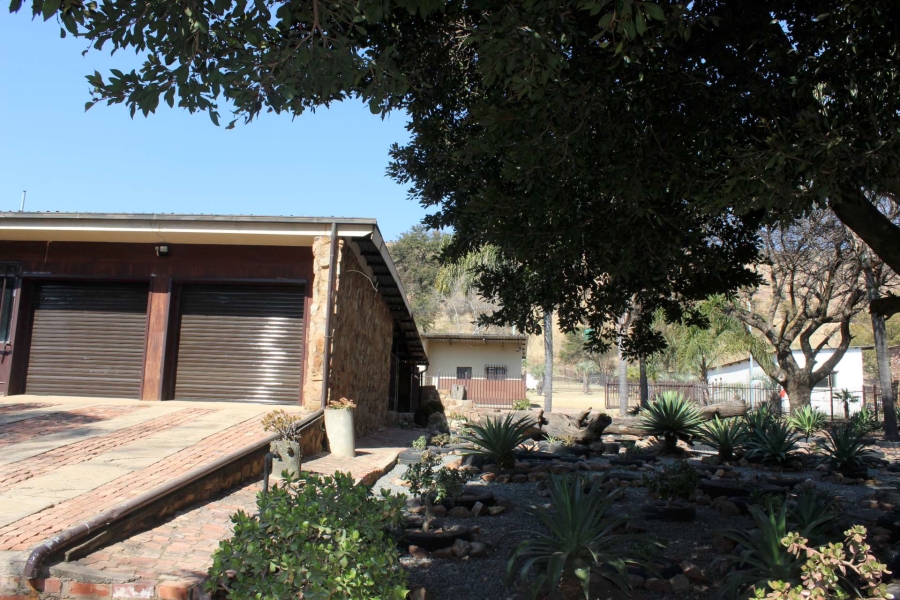 7 Bedroom Property for Sale in Zandfontein AH Gauteng
