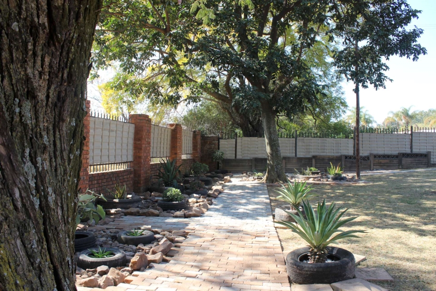 7 Bedroom Property for Sale in Zandfontein AH Gauteng