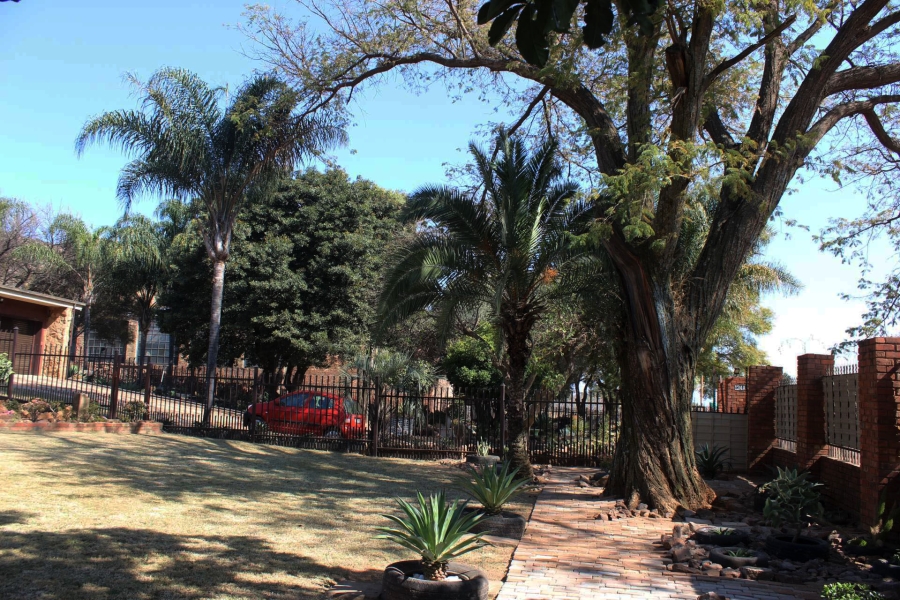 7 Bedroom Property for Sale in Zandfontein AH Gauteng