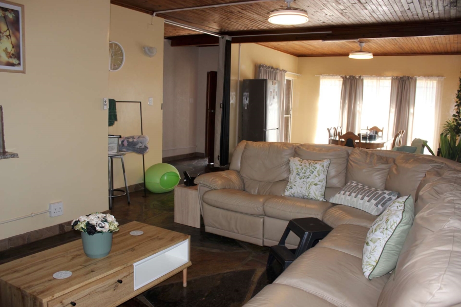 7 Bedroom Property for Sale in Zandfontein AH Gauteng