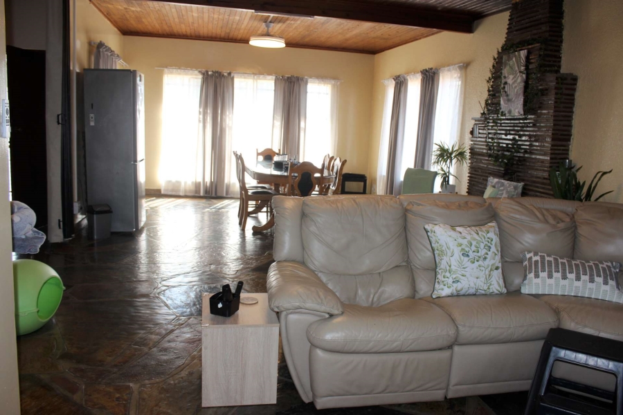 7 Bedroom Property for Sale in Zandfontein AH Gauteng