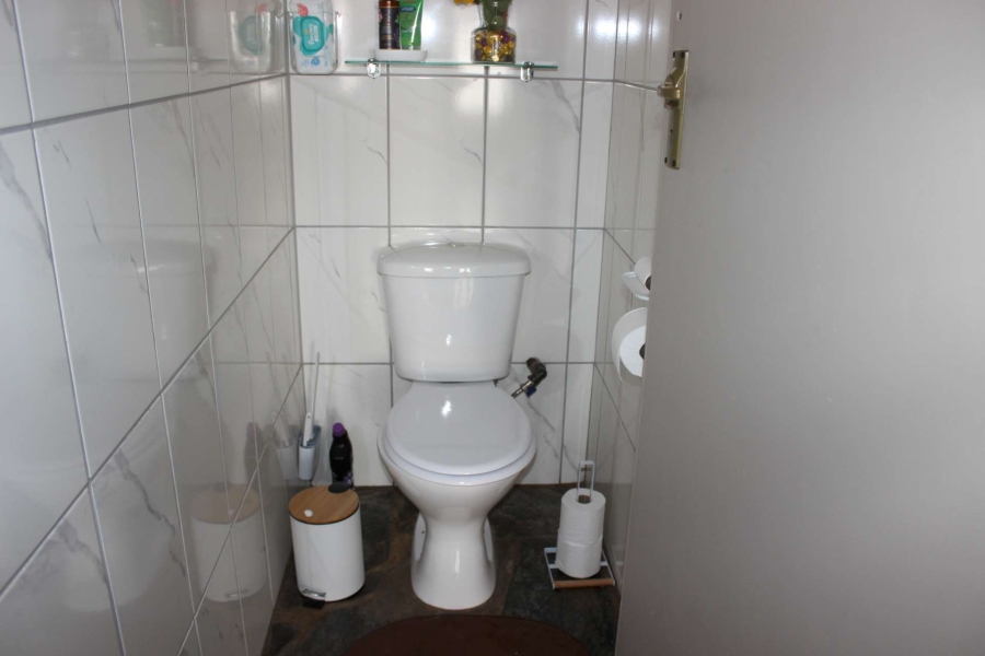 7 Bedroom Property for Sale in Zandfontein AH Gauteng