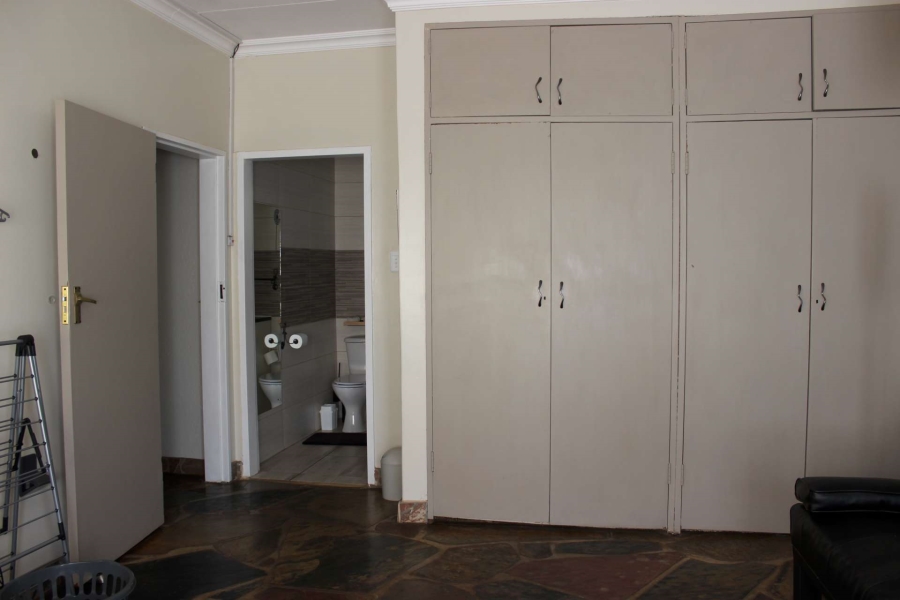 7 Bedroom Property for Sale in Zandfontein AH Gauteng