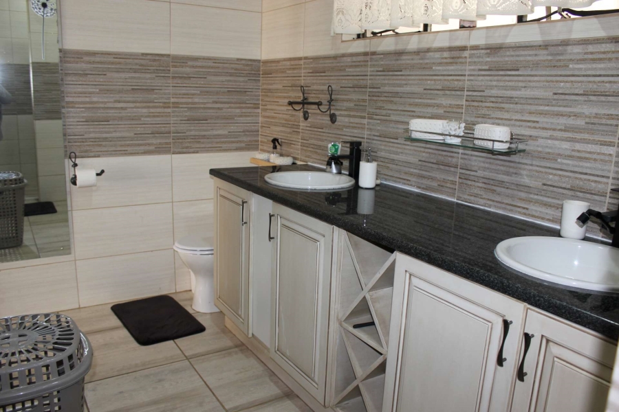 7 Bedroom Property for Sale in Zandfontein AH Gauteng