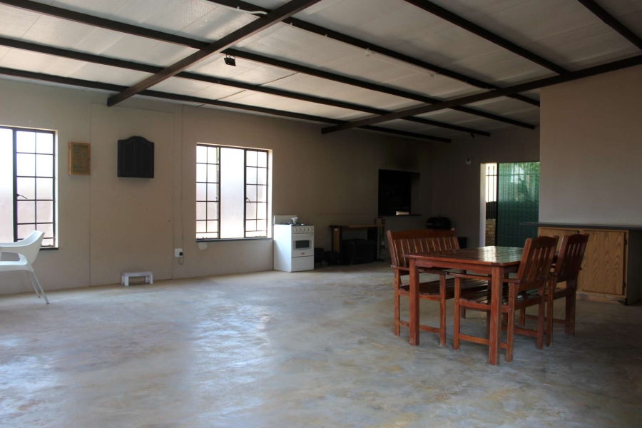 7 Bedroom Property for Sale in Zandfontein AH Gauteng