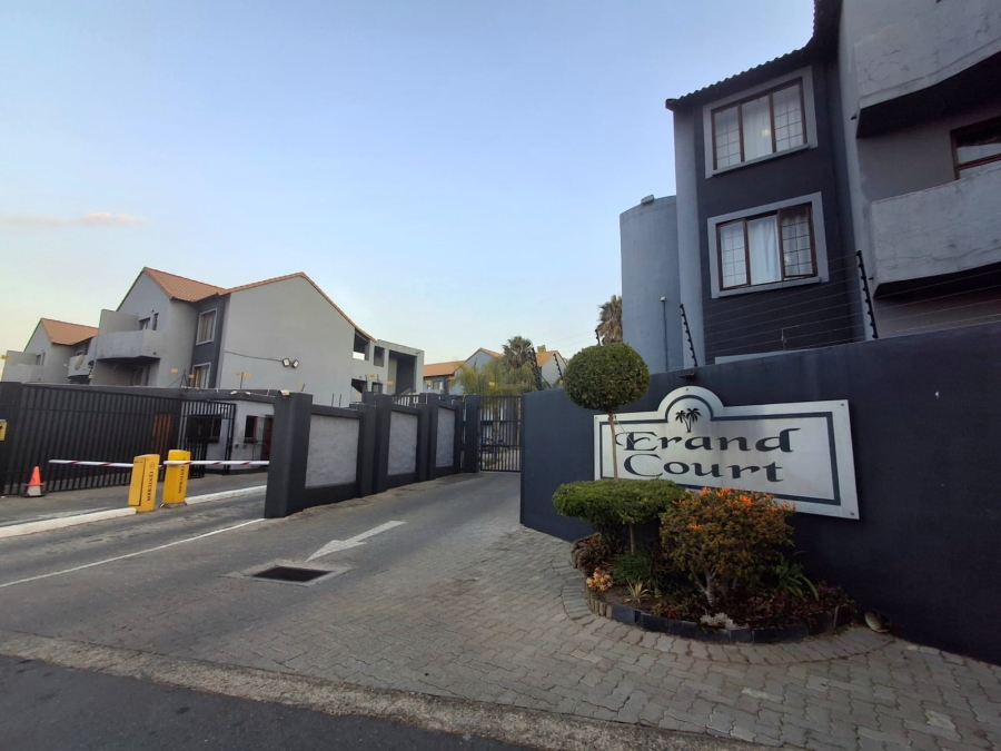 1 Bedroom Property for Sale in Erand Gardens Gauteng