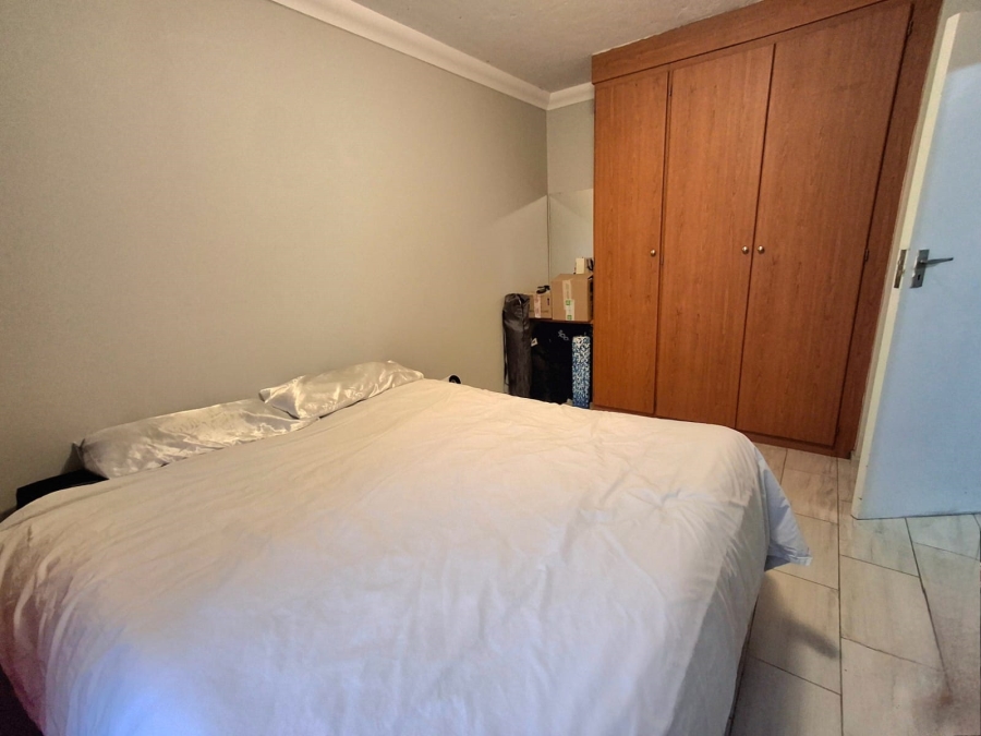 1 Bedroom Property for Sale in Erand Gardens Gauteng