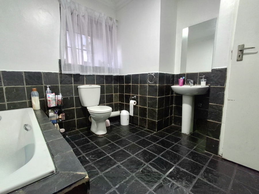 1 Bedroom Property for Sale in Erand Gardens Gauteng