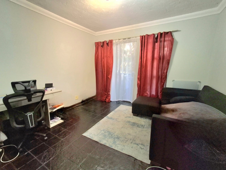 1 Bedroom Property for Sale in Erand Gardens Gauteng
