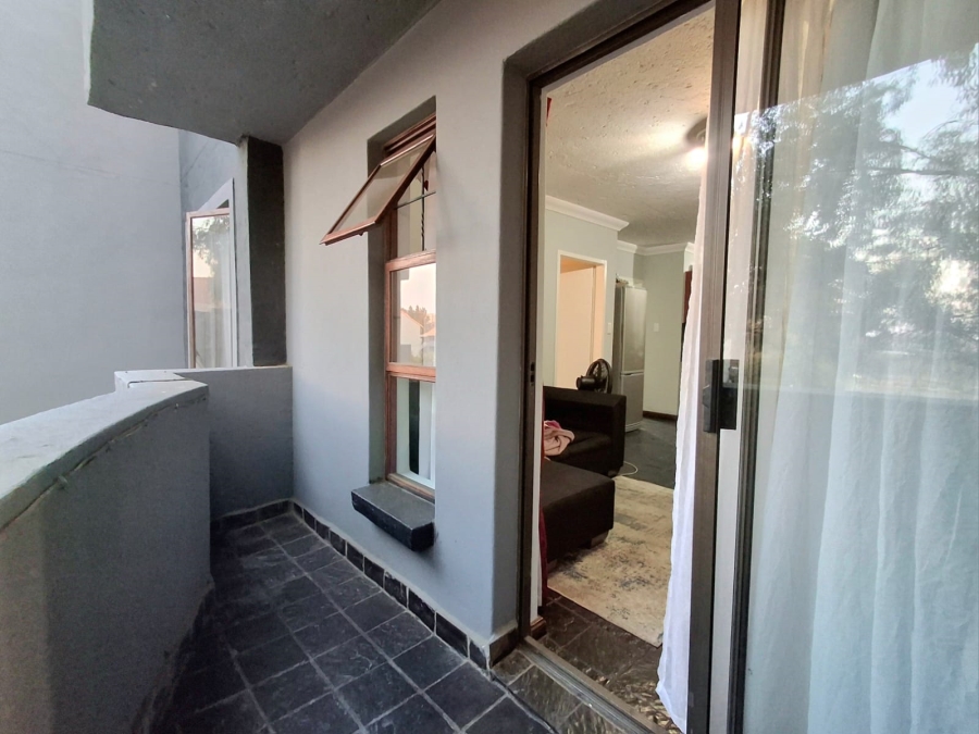1 Bedroom Property for Sale in Erand Gardens Gauteng