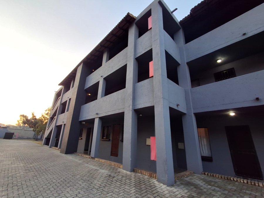 1 Bedroom Property for Sale in Erand Gardens Gauteng