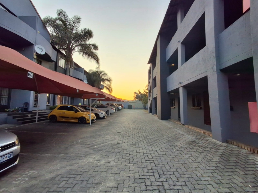 1 Bedroom Property for Sale in Erand Gardens Gauteng