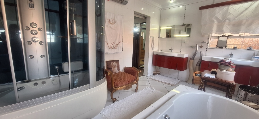 3 Bedroom Property for Sale in Noordheuwel Gauteng