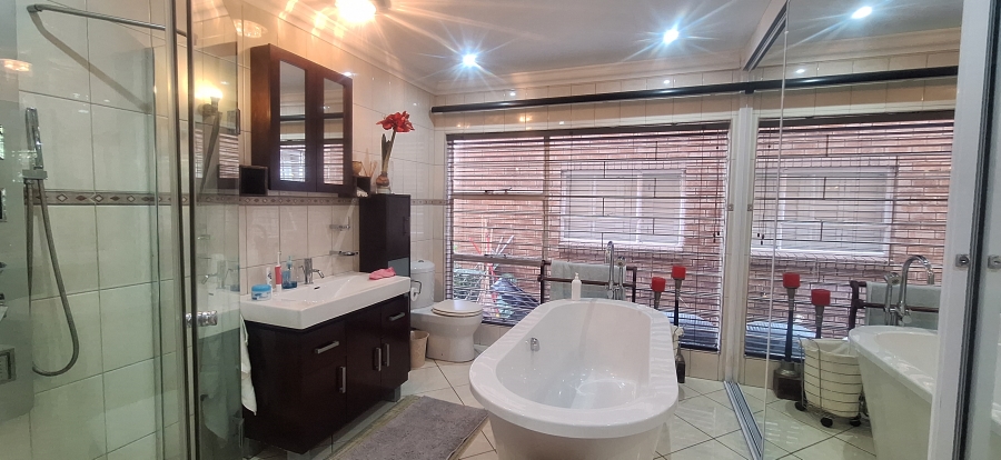 3 Bedroom Property for Sale in Noordheuwel Gauteng