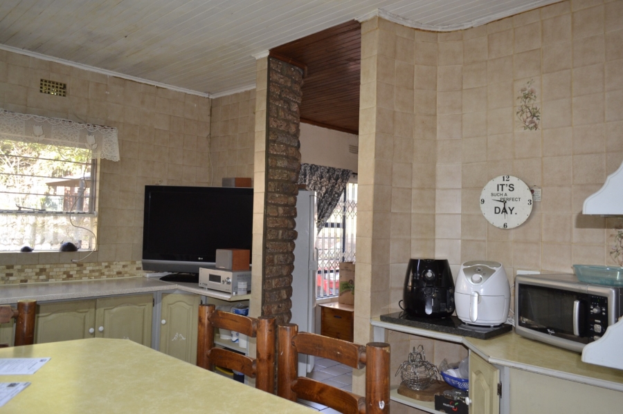 4 Bedroom Property for Sale in Roodekrans Gauteng