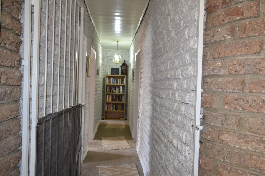 4 Bedroom Property for Sale in Roodekrans Gauteng