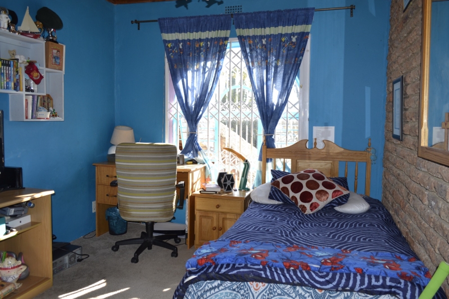 4 Bedroom Property for Sale in Roodekrans Gauteng
