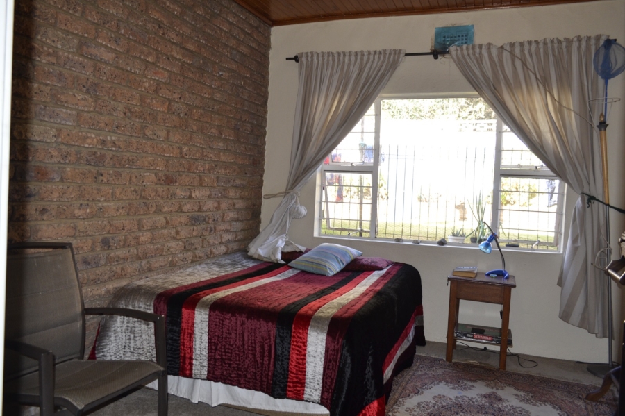 4 Bedroom Property for Sale in Roodekrans Gauteng