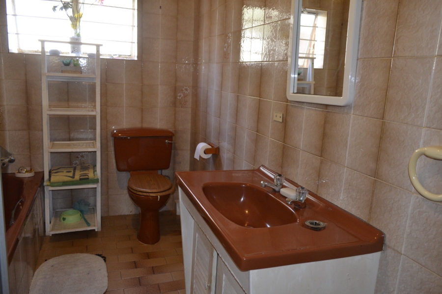 4 Bedroom Property for Sale in Roodekrans Gauteng