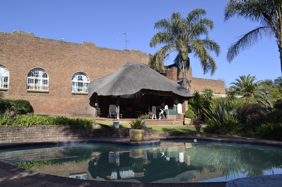4 Bedroom Property for Sale in Roodekrans Gauteng