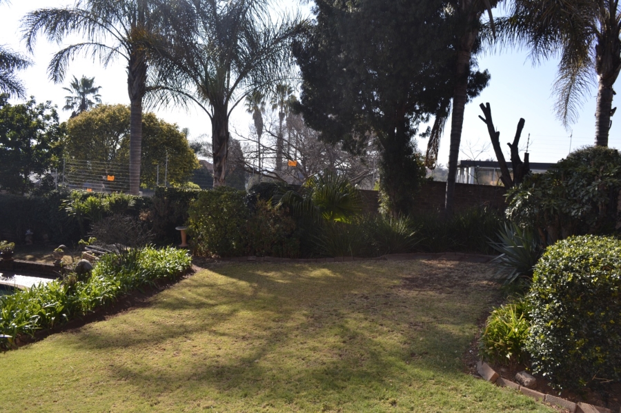 4 Bedroom Property for Sale in Roodekrans Gauteng