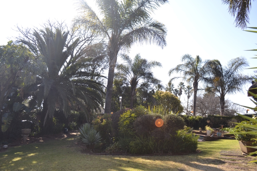 4 Bedroom Property for Sale in Roodekrans Gauteng