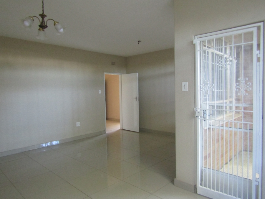To Let 2 Bedroom Property for Rent in Haddon Gauteng
