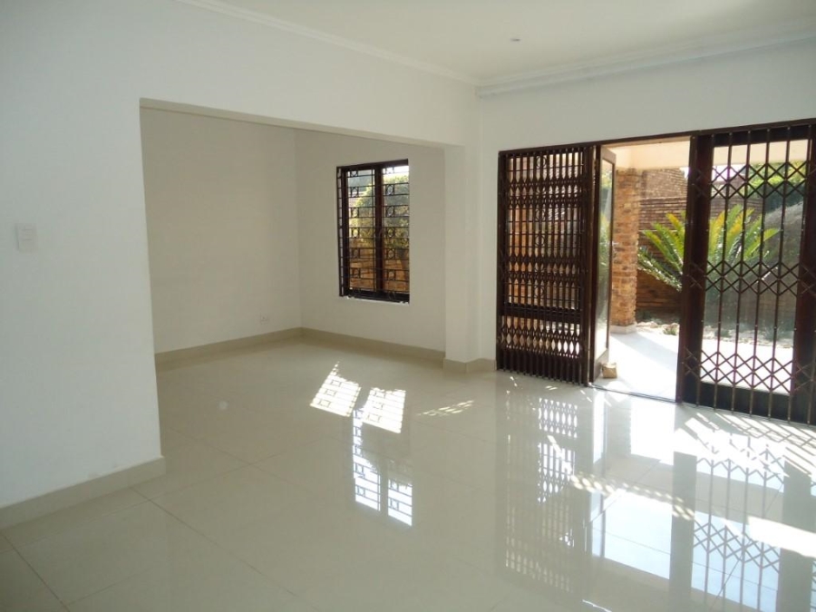 To Let 2 Bedroom Property for Rent in Atholl Gauteng