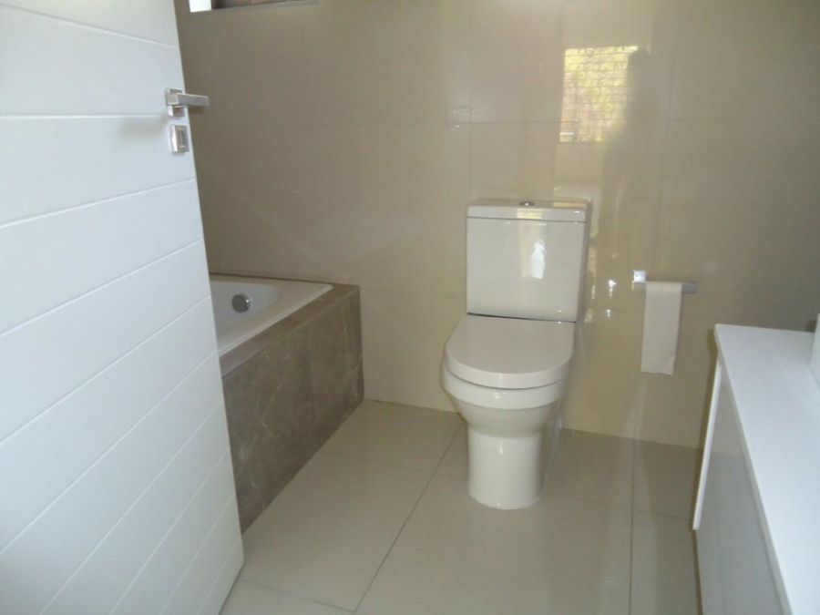 To Let 2 Bedroom Property for Rent in Atholl Gauteng