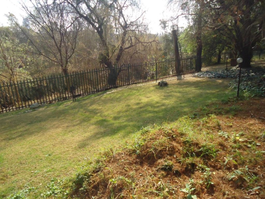 To Let 2 Bedroom Property for Rent in Atholl Gauteng