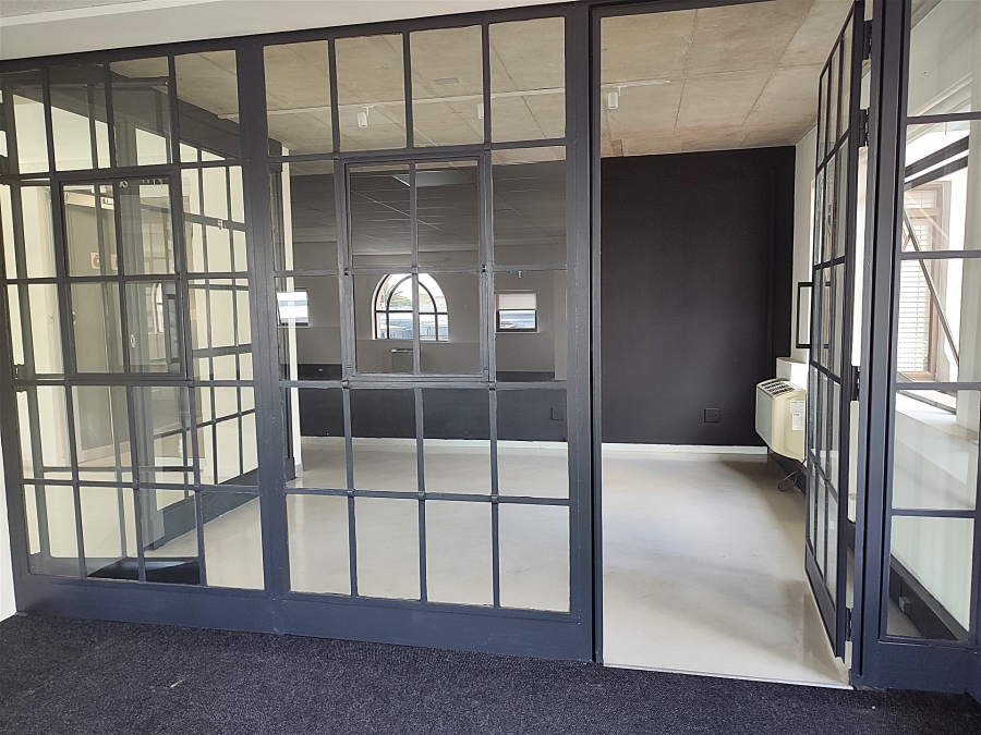 To Let commercial Property for Rent in Hyde Park Gauteng