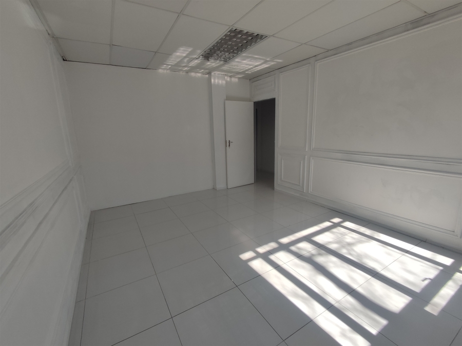 To Let commercial Property for Rent in Hyde Park Gauteng