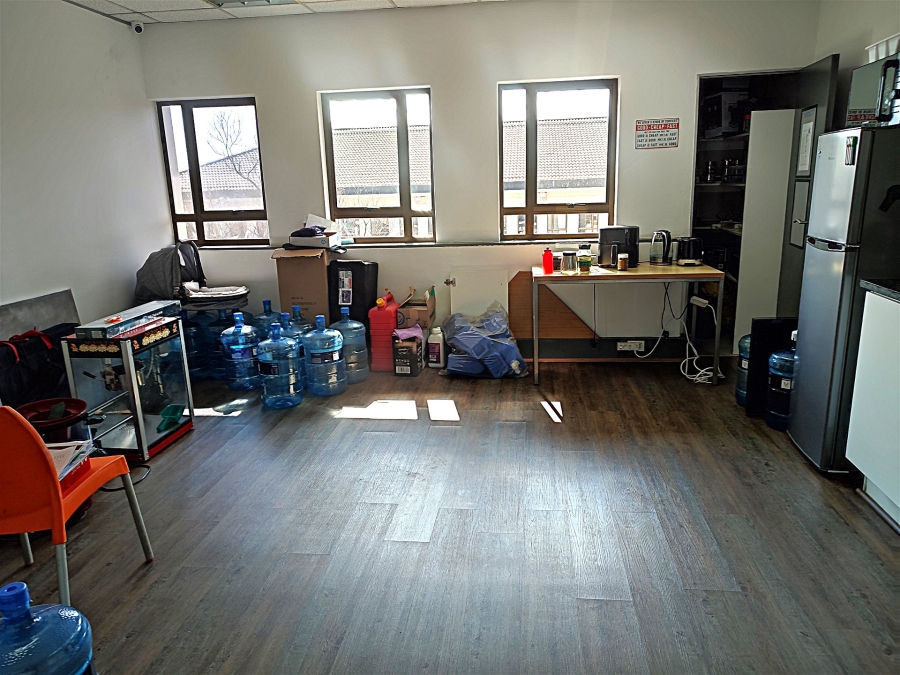 To Let commercial Property for Rent in Hyde Park Gauteng