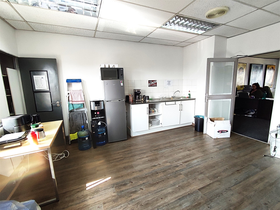 To Let commercial Property for Rent in Hyde Park Gauteng