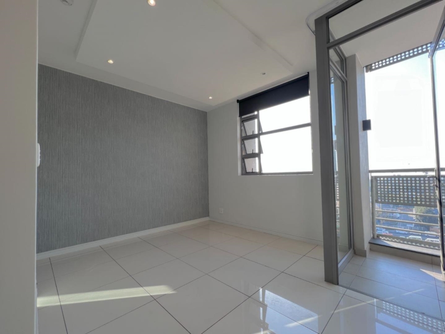 1 Bedroom Property for Sale in Rosebank Gauteng