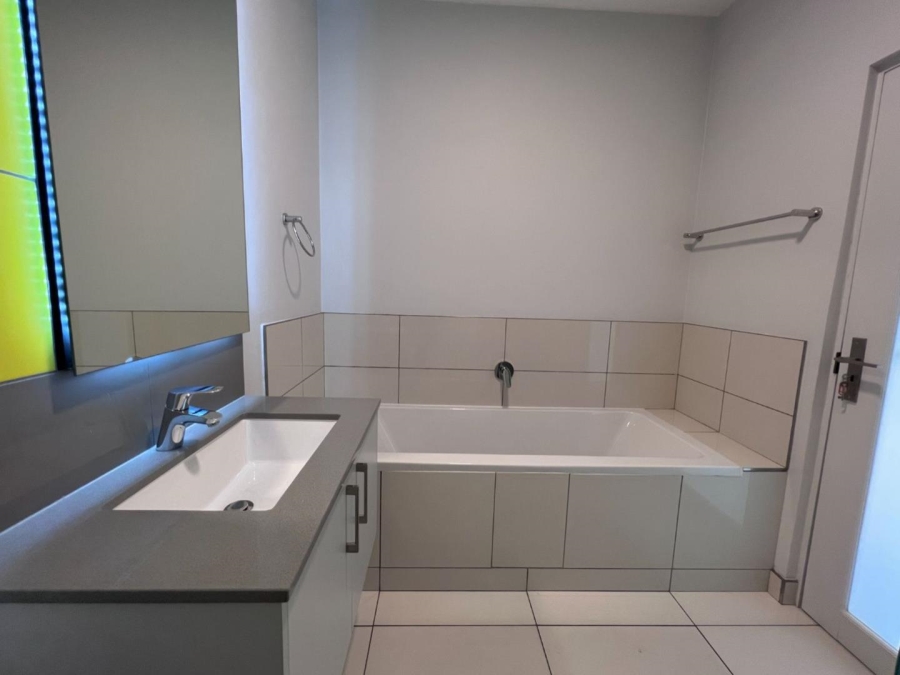 1 Bedroom Property for Sale in Rosebank Gauteng