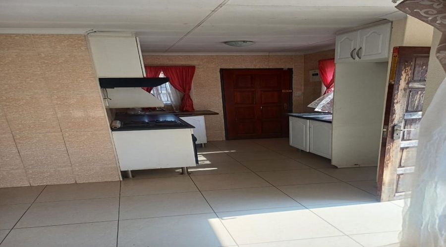 2 Bedroom Property for Sale in Lakeside Gauteng