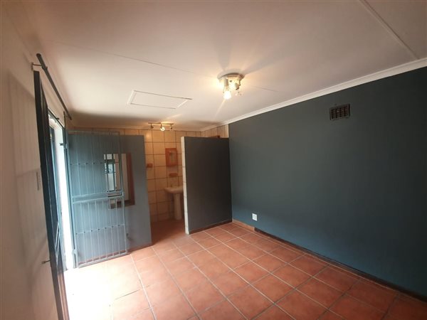To Let 1 Bedroom Property for Rent in Craighall Park Gauteng