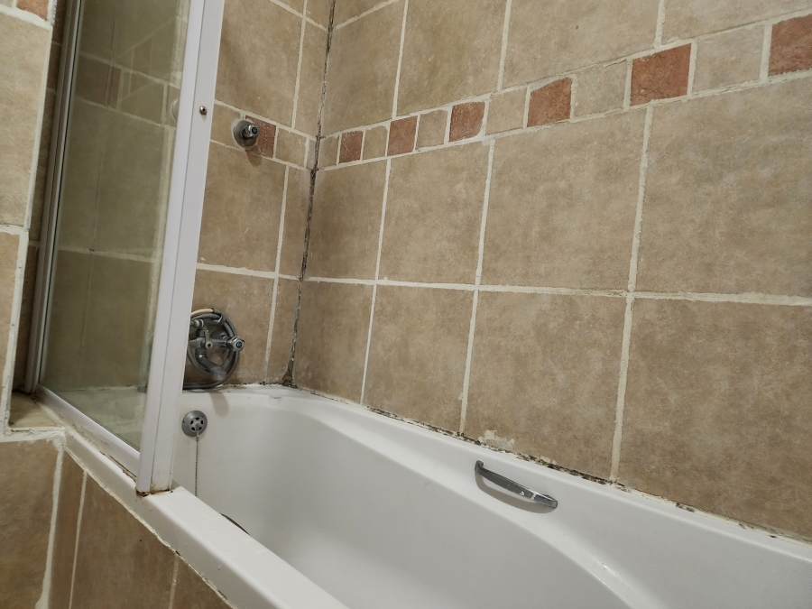 2 Bedroom Property for Sale in Noordhang Gauteng