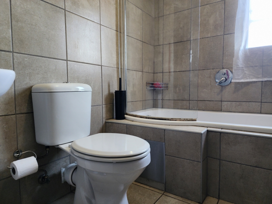 2 Bedroom Property for Sale in Montana Tuine Gauteng