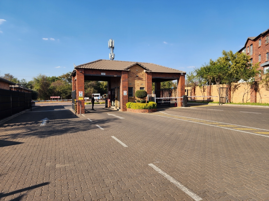 2 Bedroom Property for Sale in Montana Tuine Gauteng