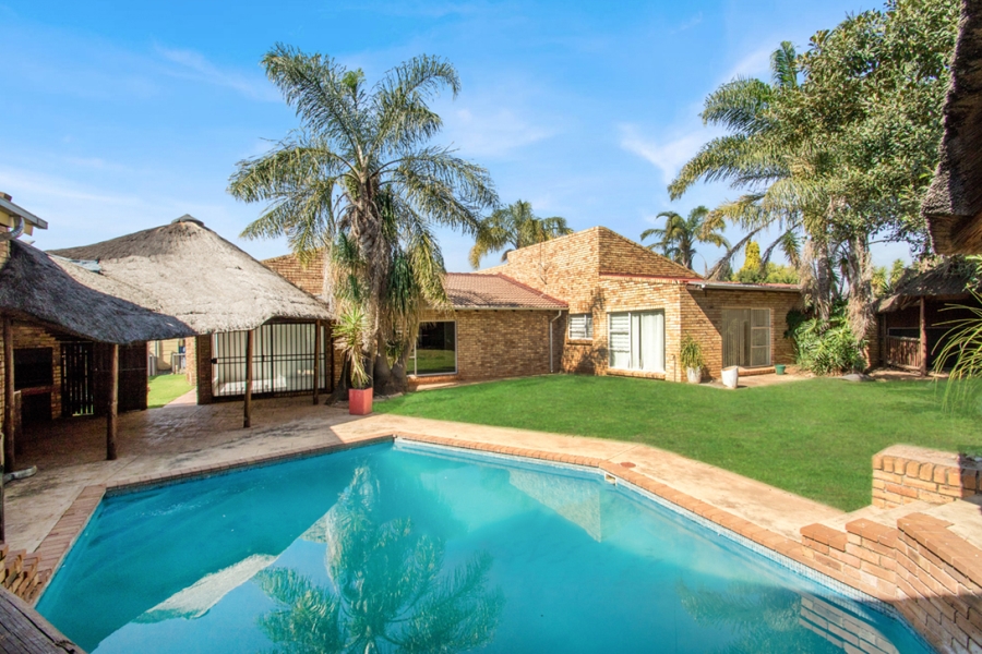 4 Bedroom Property for Sale in Rangeview Gauteng