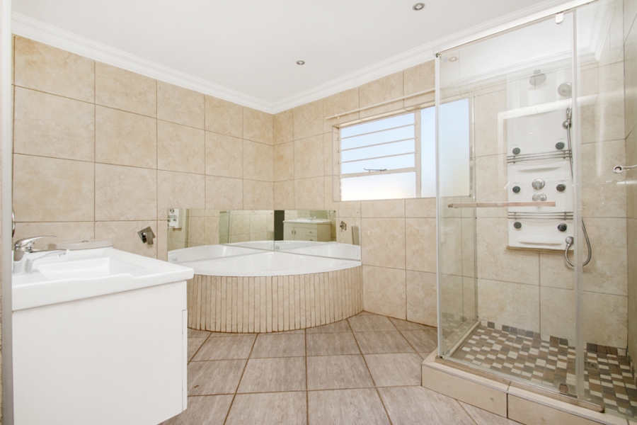 4 Bedroom Property for Sale in Rangeview Gauteng
