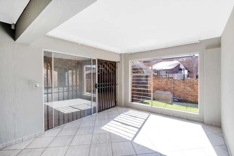 4 Bedroom Property for Sale in Rangeview Gauteng