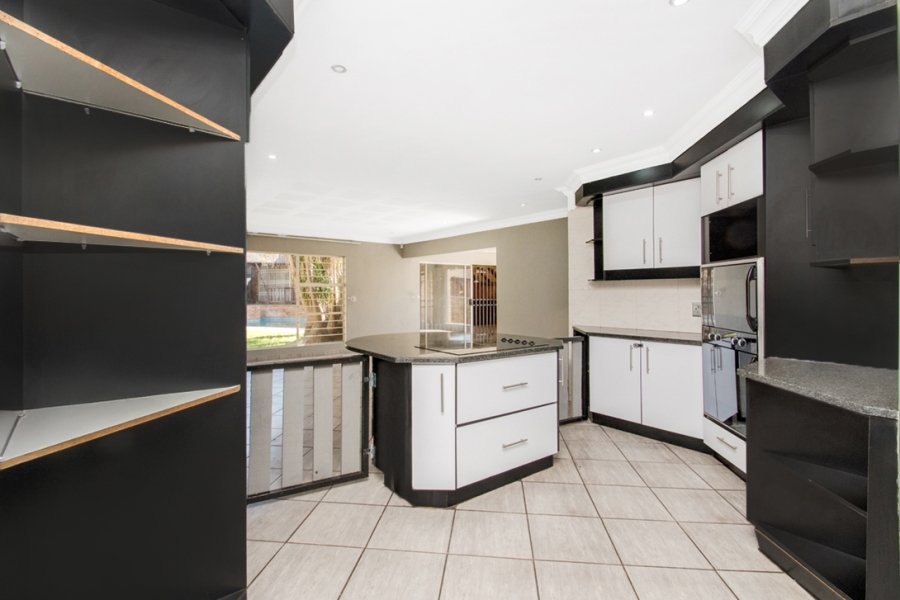 4 Bedroom Property for Sale in Rangeview Gauteng