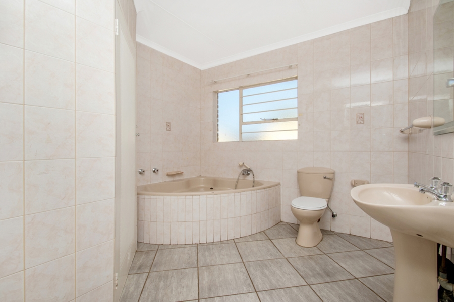 4 Bedroom Property for Sale in Rangeview Gauteng