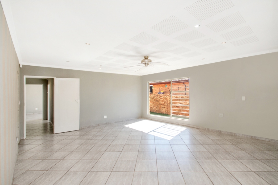 4 Bedroom Property for Sale in Rangeview Gauteng