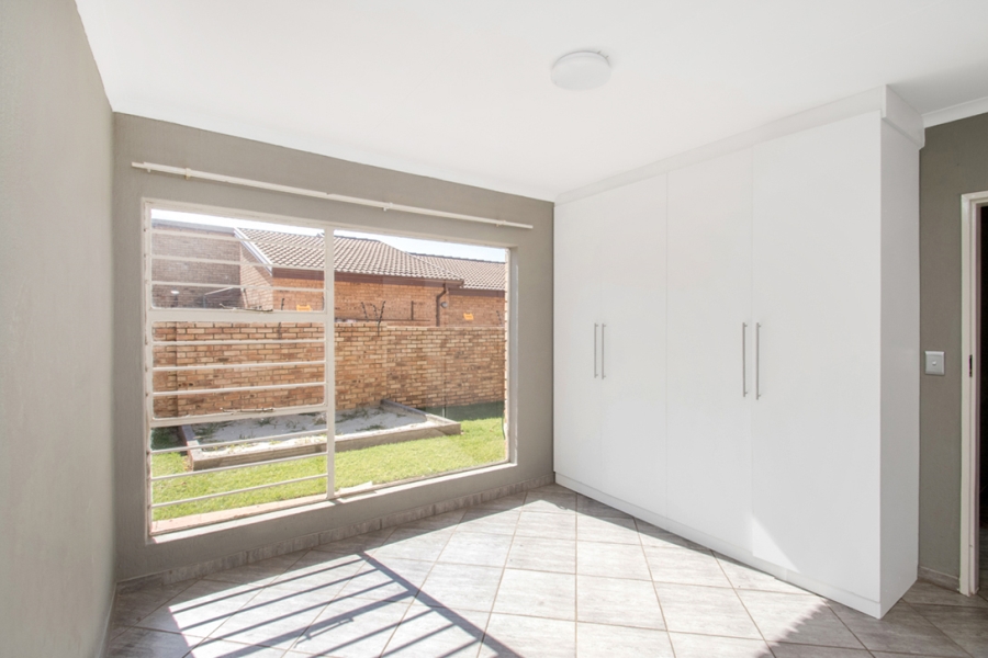 4 Bedroom Property for Sale in Rangeview Gauteng